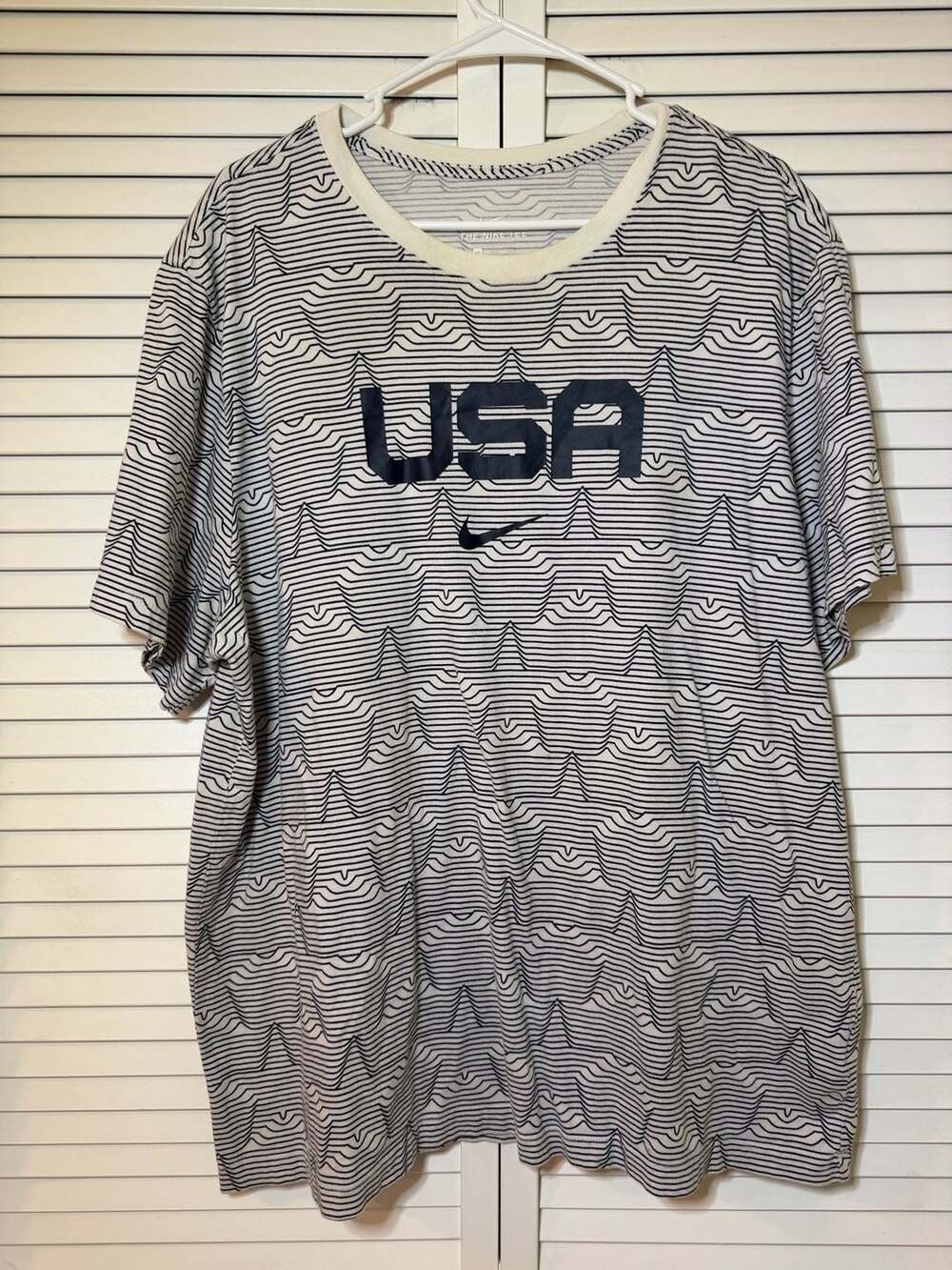 Nike Men's Sportswear USA Allover Print T-Shirt XXL